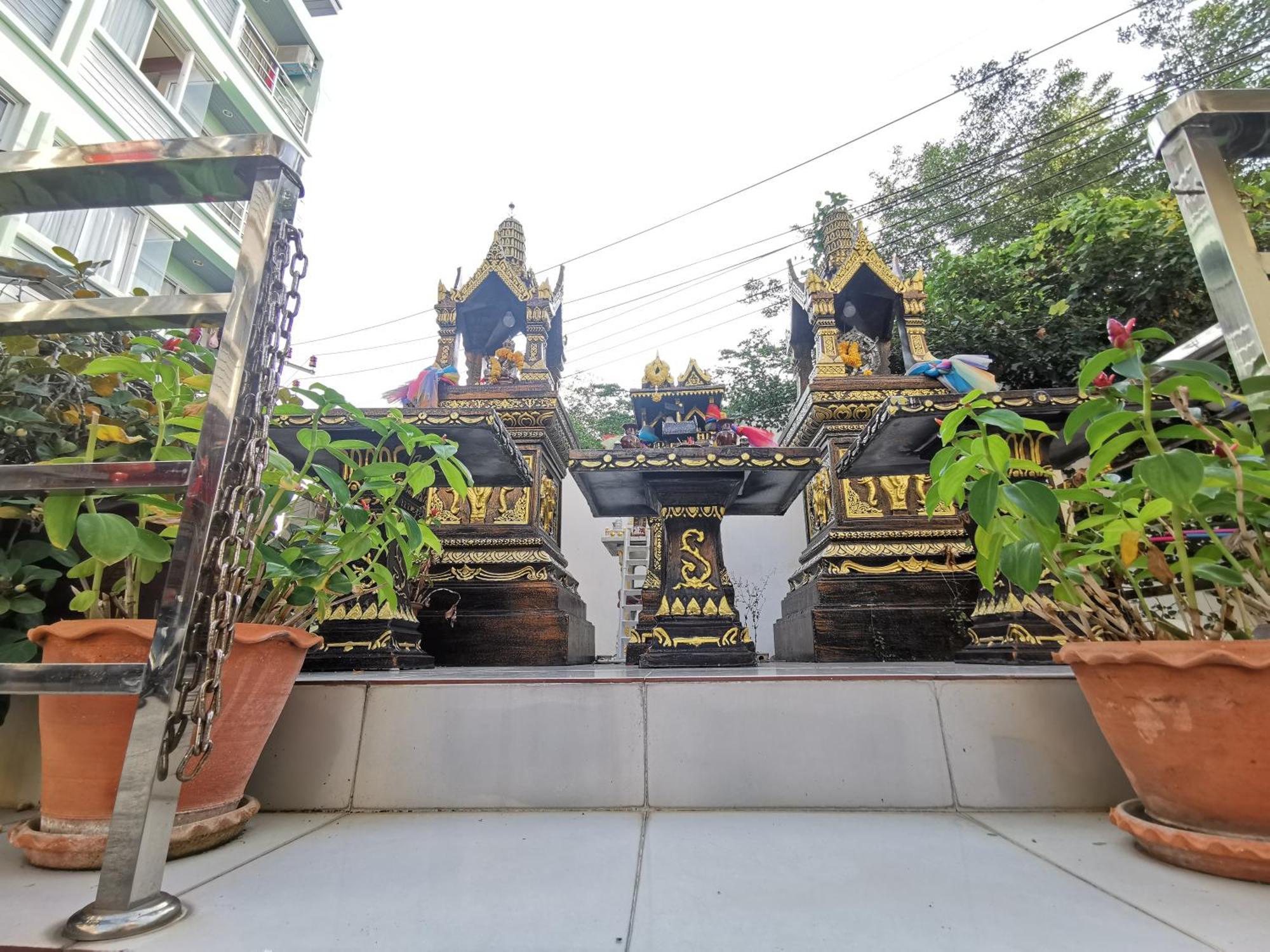 Hotel Lanting Patong Esterno foto