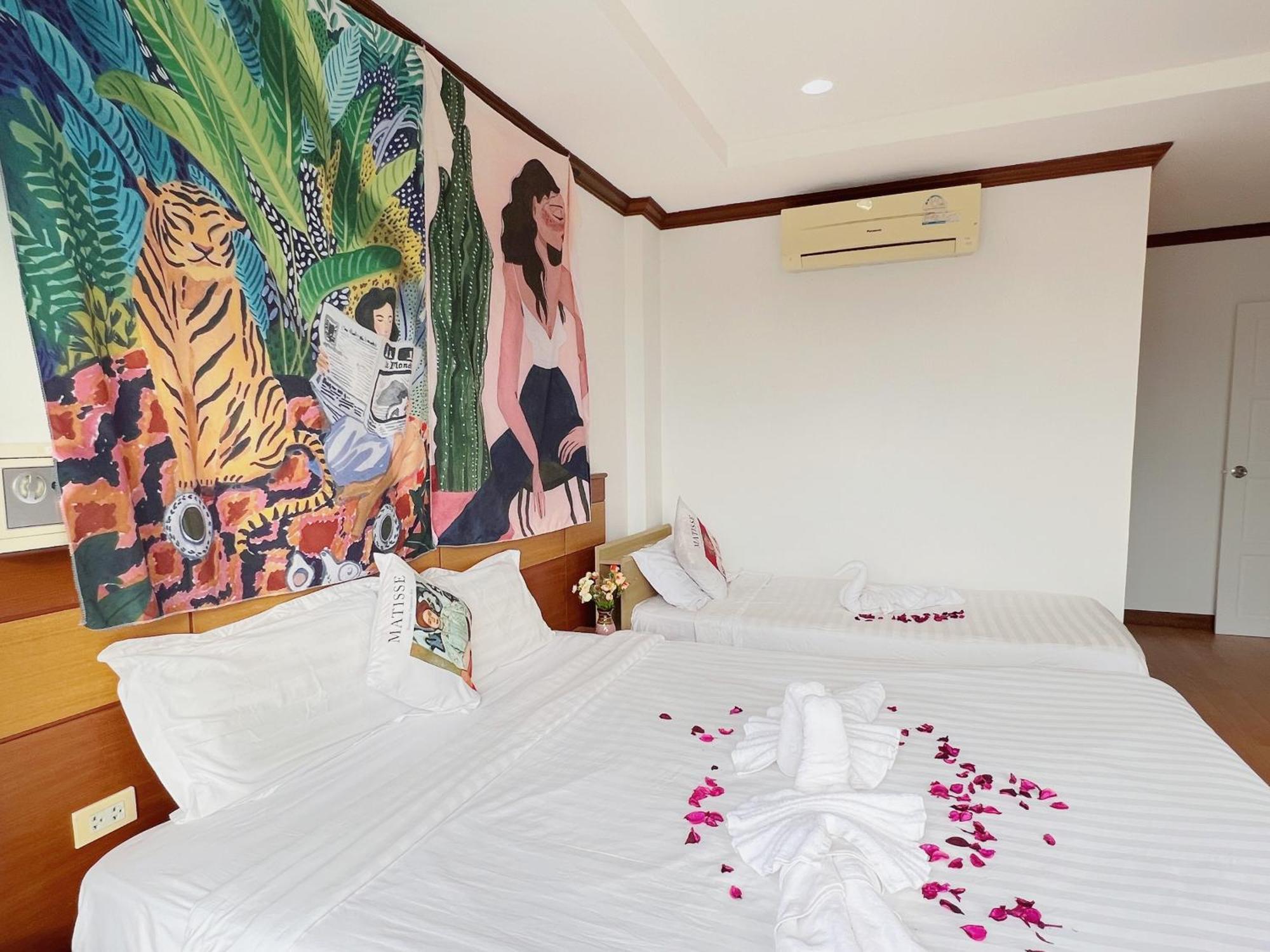 Hotel Lanting Patong Esterno foto