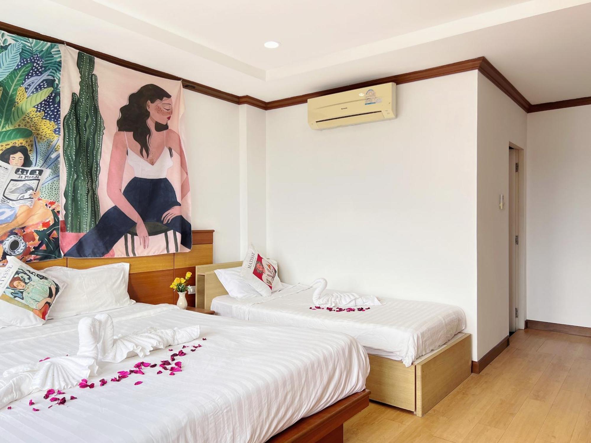 Hotel Lanting Patong Esterno foto